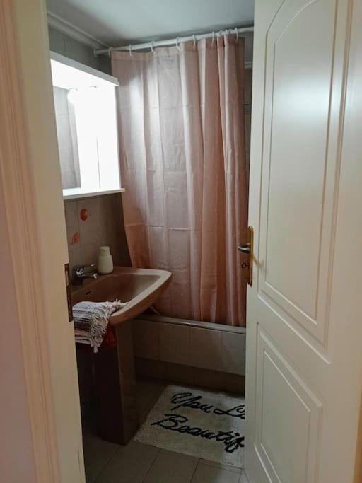 Vincent - Central 2 Bedroom Apartment 79Sqm Tripoli Exterior foto